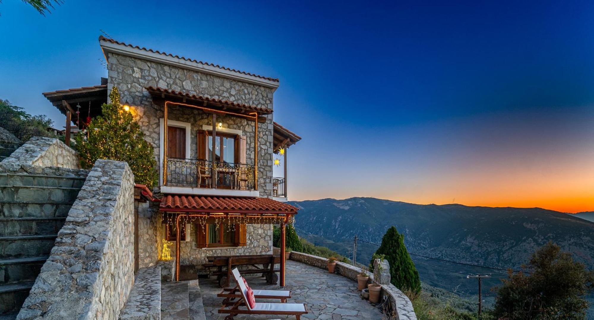 Rock Dandy Deluxe Chalet In Arachova - Delphi, Sauna, Prv Parking, Amazing View Exterior photo