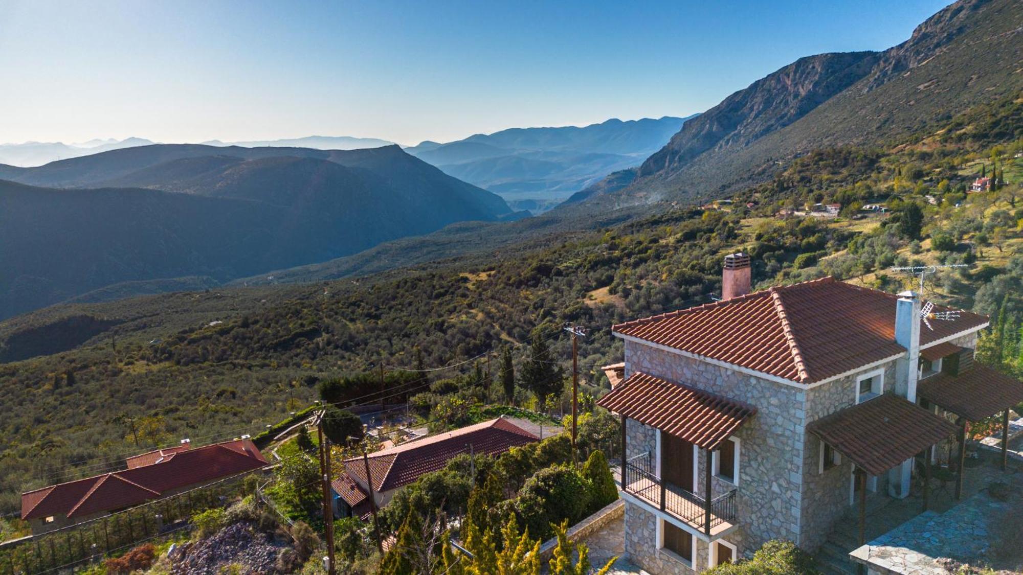 Rock Dandy Deluxe Chalet In Arachova - Delphi, Sauna, Prv Parking, Amazing View Exterior photo