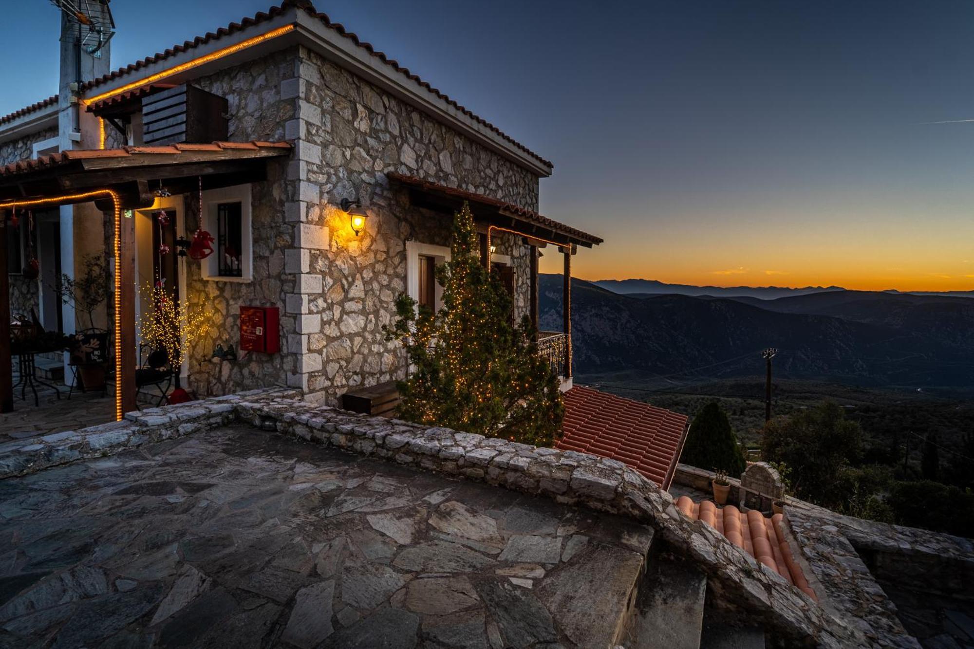 Rock Dandy Deluxe Chalet In Arachova - Delphi, Sauna, Prv Parking, Amazing View Exterior photo